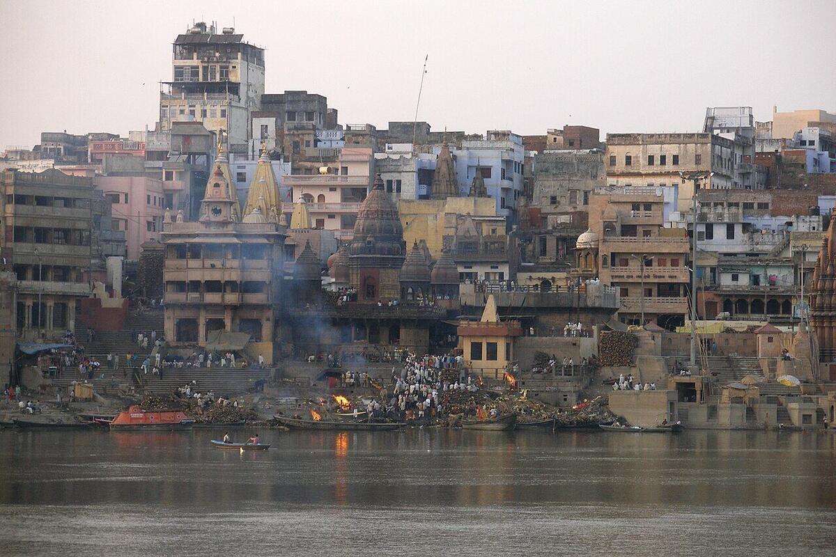 Saket-Kashi-Prayag Yatra Premium — 6 Days