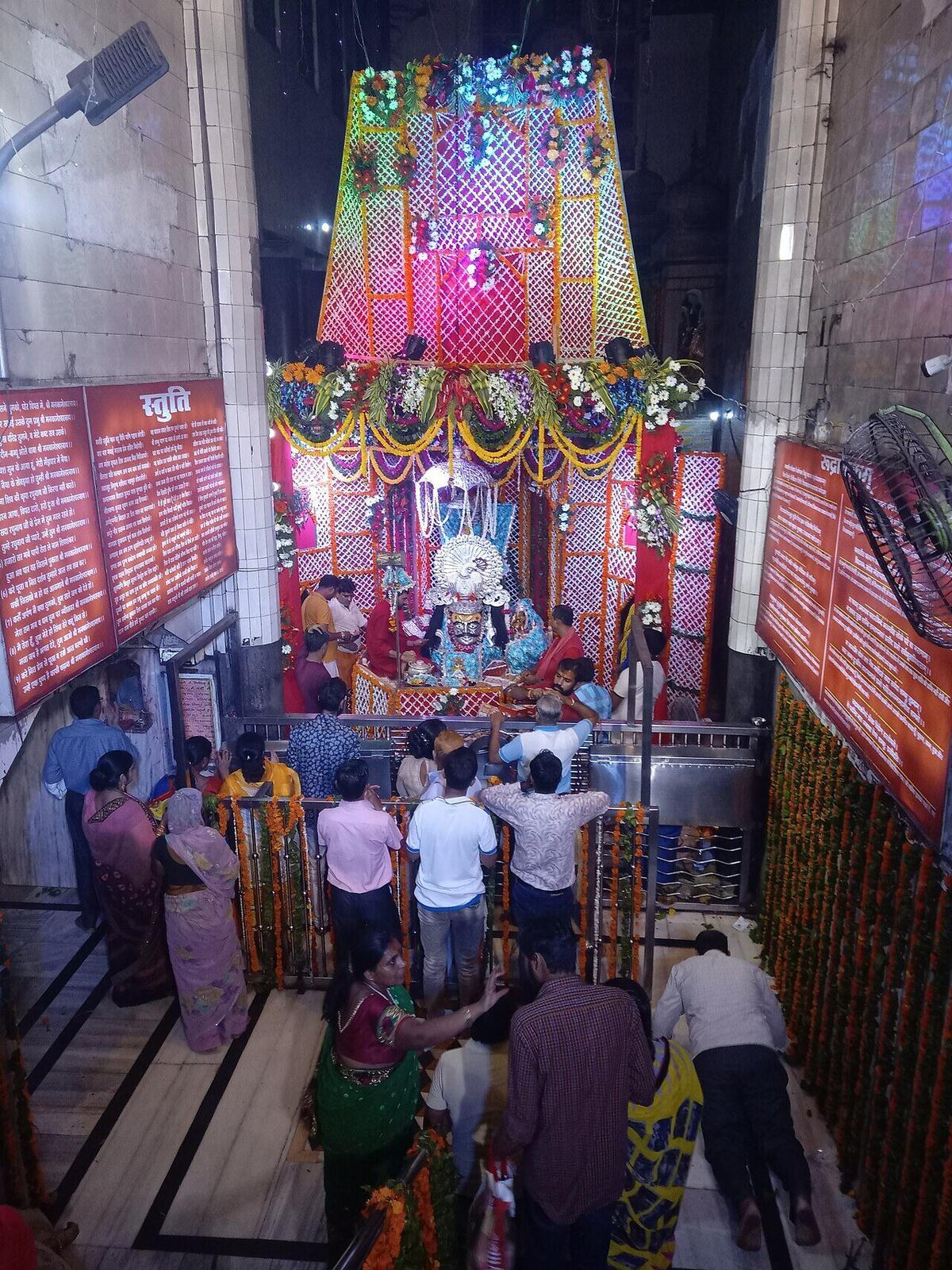 Mankameshwar Temple — historic view